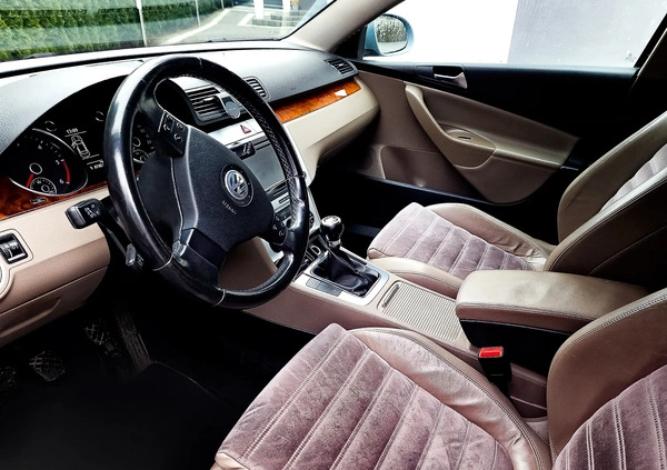 Volkswagen Passat cena 17900 przebieg: 220000, rok produkcji 2009 z Radom małe 67